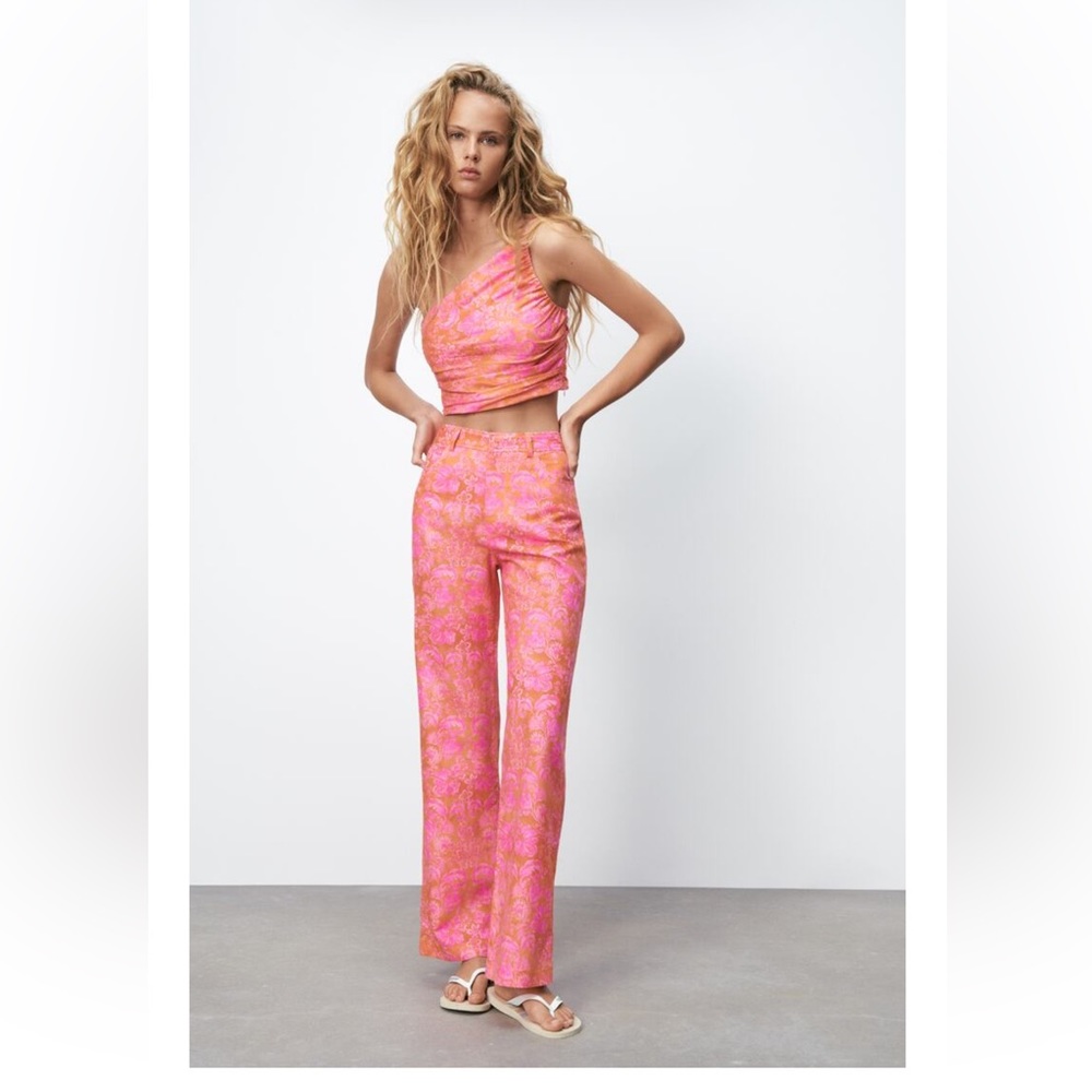Zara linen blend crop top & full length pant. Fits nicely, the colors are gorge